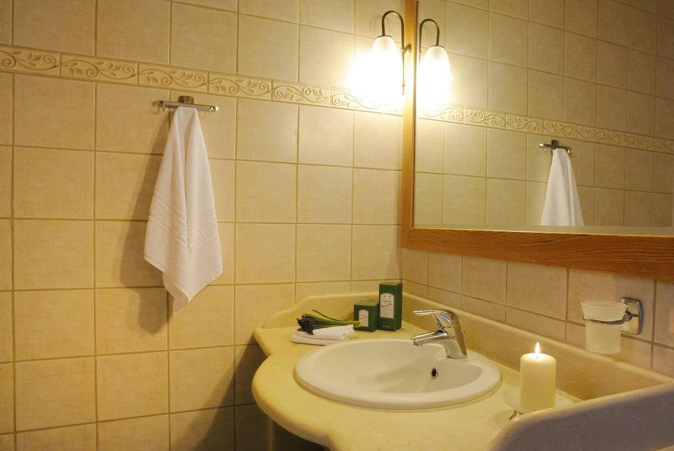 Foto 6 von 18: Romantic Cottage for Adults Only with Sea Views near Beach & Taverna