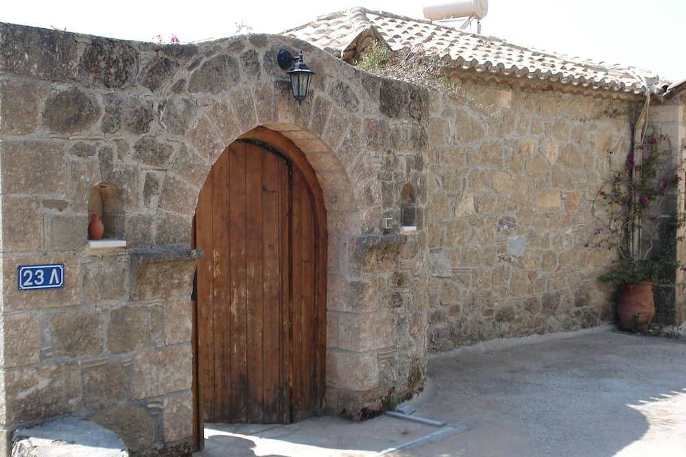 Foto 13 von 30: Traditional Stone Villa mit großem Blick auf das Meer