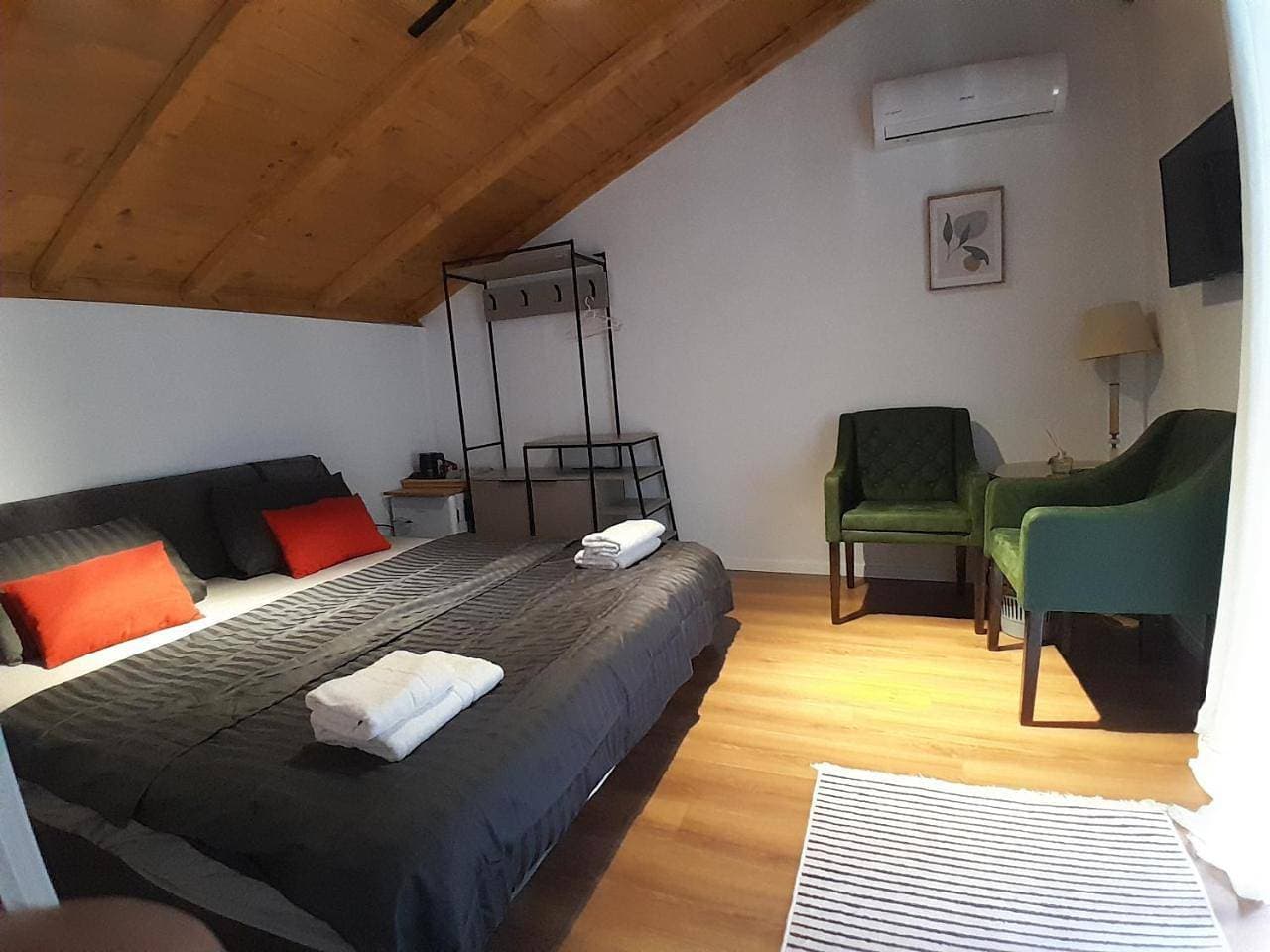 Foto 9 von 23: Double Room with Private Bathroom