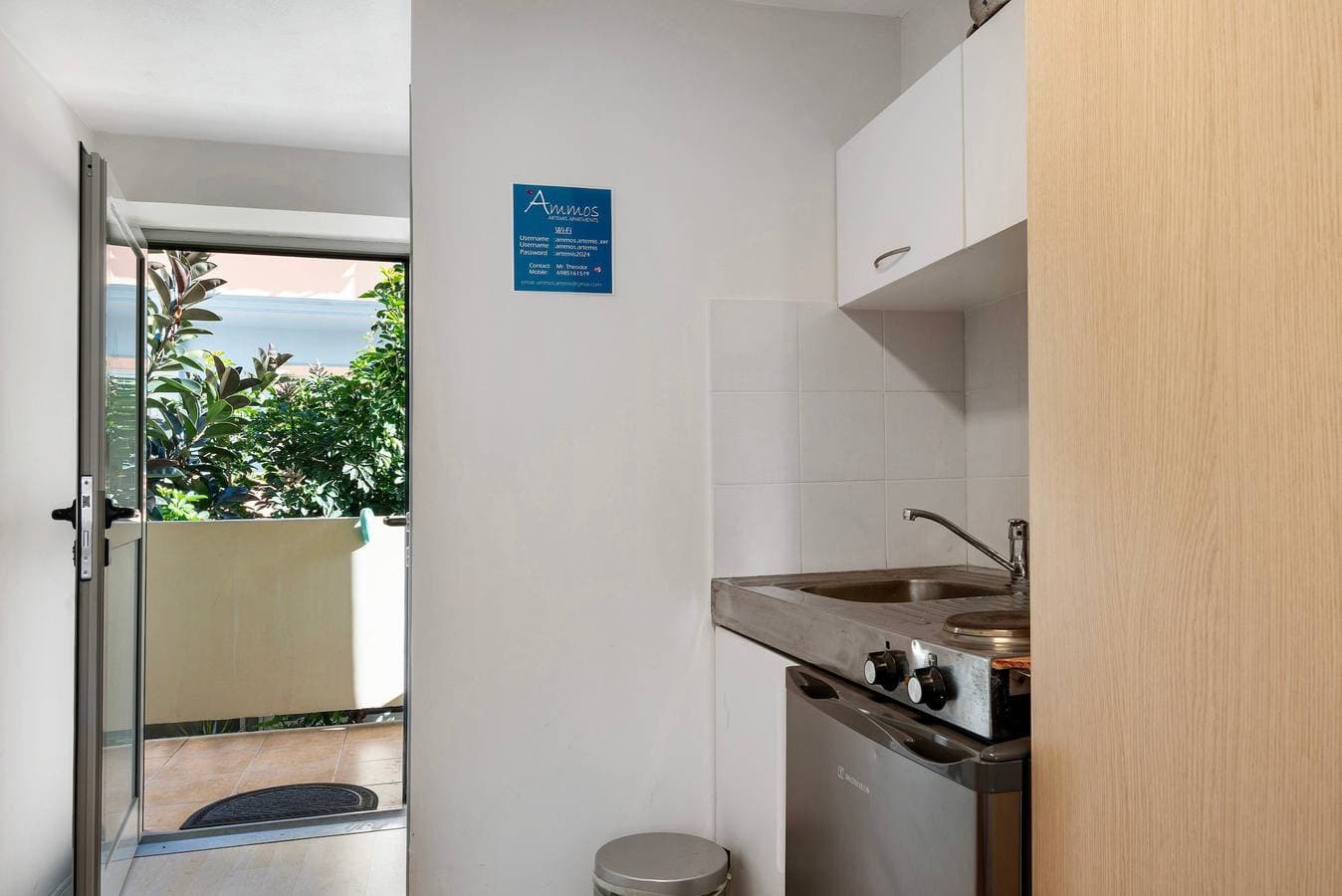 Foto 10 von 22: Einzimmerapartment 'Meerseite' mit privater Terrasse, Wi-Fi und Klimaanlage