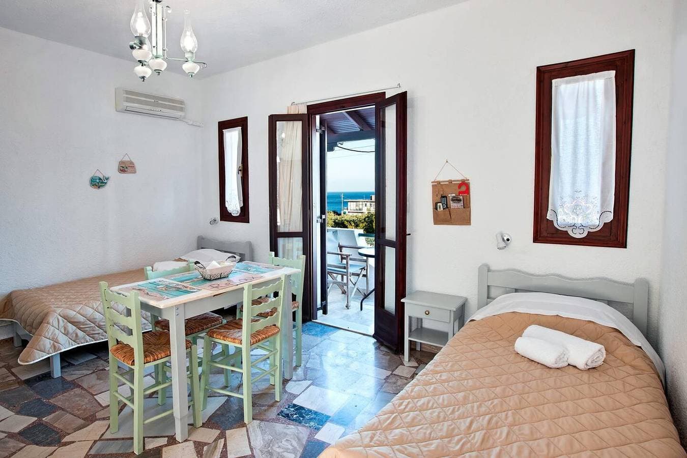 Foto 7 von 50: Ferienwohnung für 4 Personen mit Terrasse