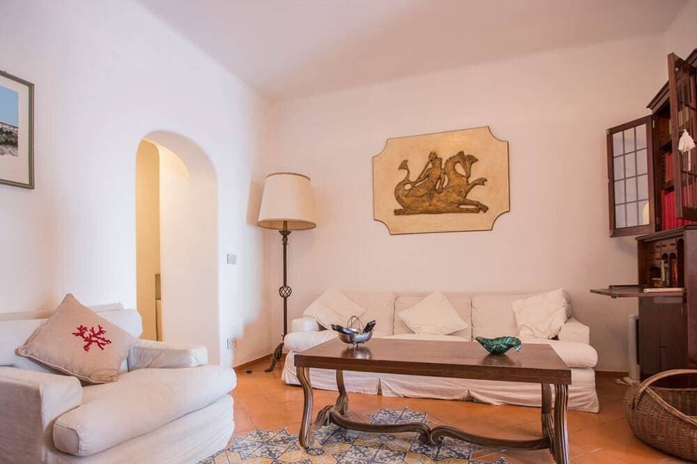 Foto 4 von 30: Villa Oriana Private Pool Villa, 35 Meters from the beach, stunning views.