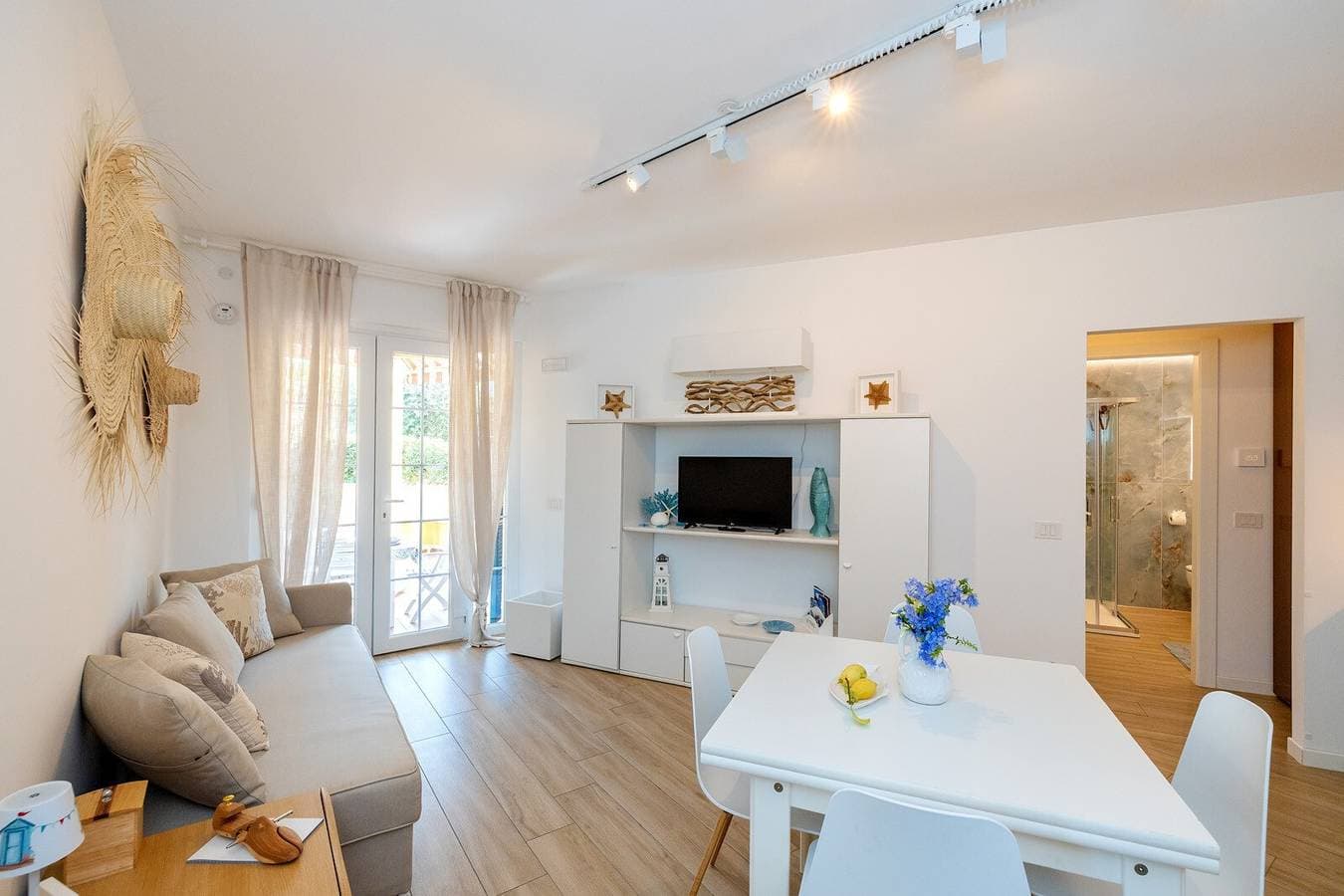 Foto 6 von 32: "Isabel Beach and Bike" – Wohnung mit privatem Garten und WLAN