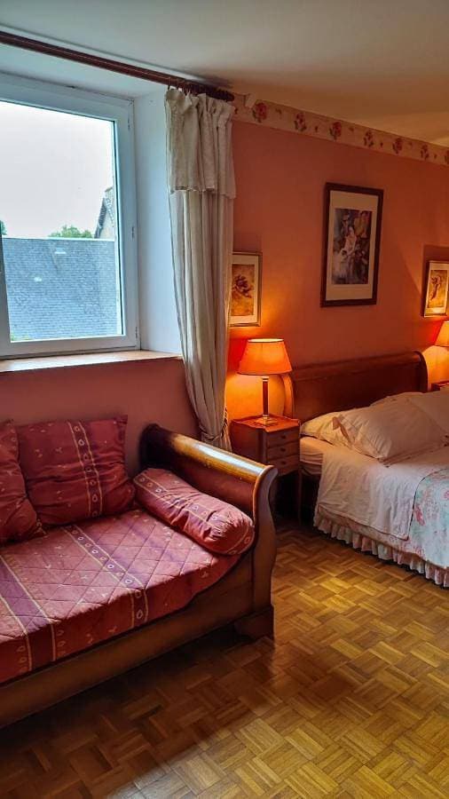 Foto 2 von 10: Double Room with Private Bathroom