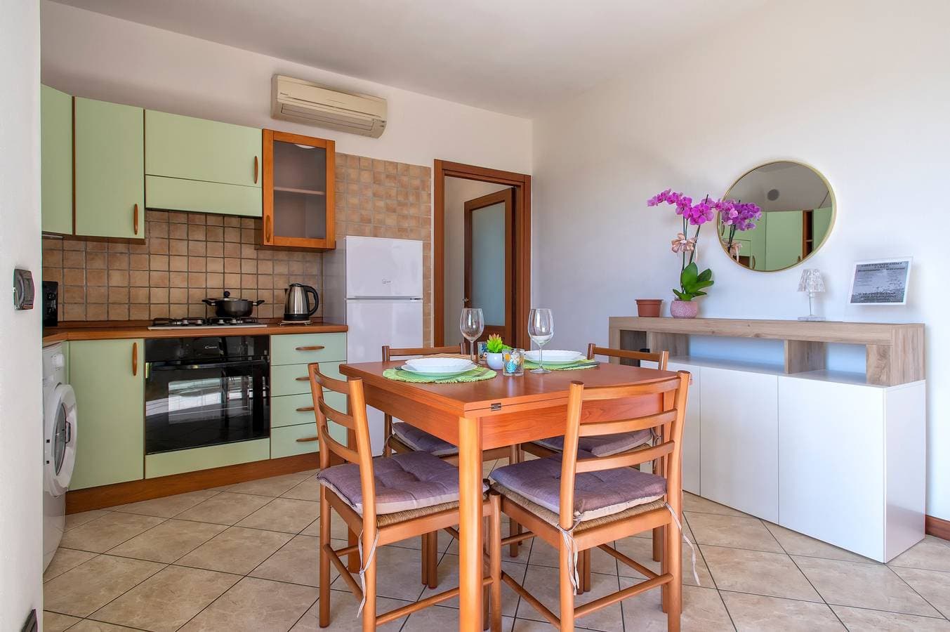 Foto 9 von 23: Ferienwohnung 'Casa Vacanze Emma' mit Bergblick, WLAN und Klimaanlage