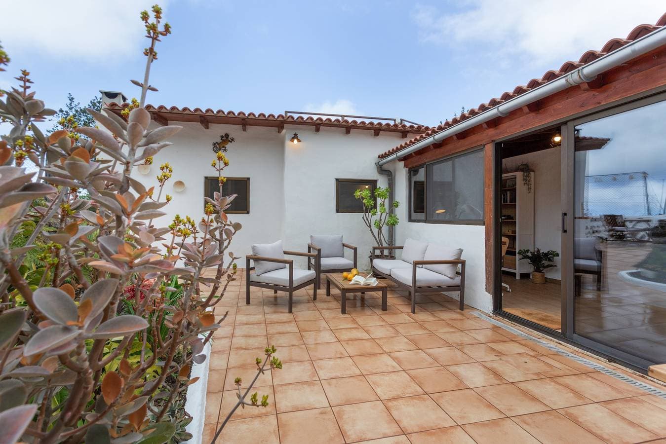 Foto 5 von 41: „La Vega Rural“ mit privatem Pool, Terrasse und WLAN