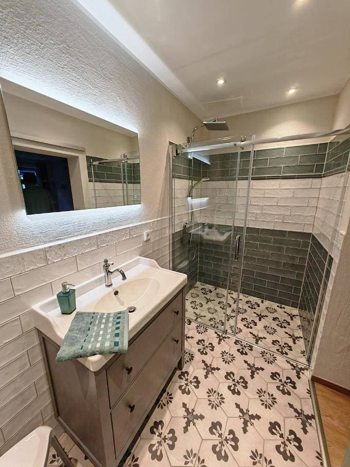 Foto 6 von 9: Double Room with Private Bathroom