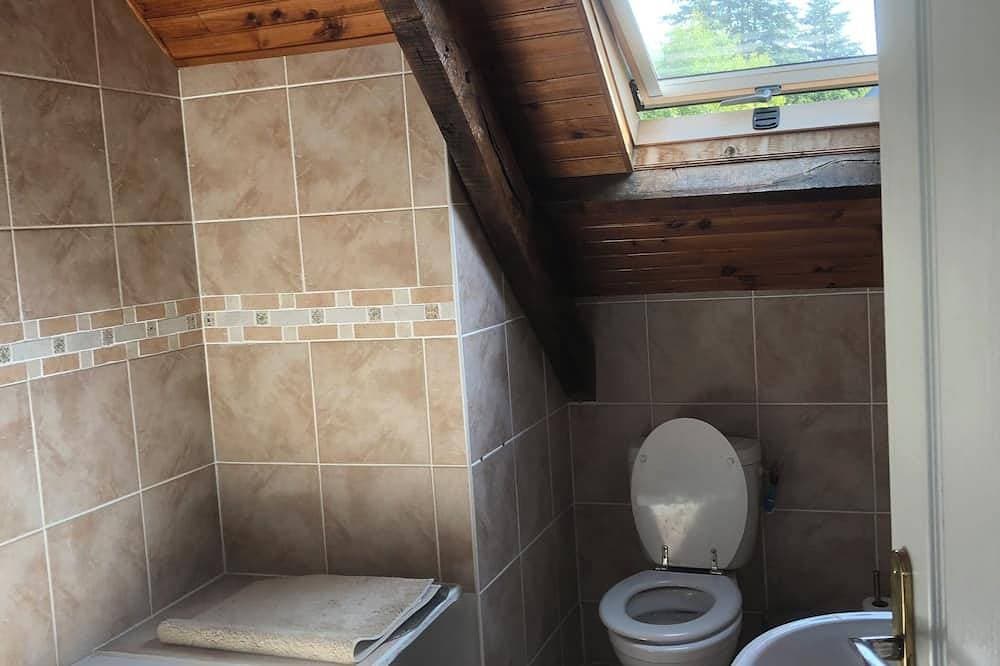 Foto 6 von 25: Beautiful Breton Barn with Pool 3 Bed, Sleeps 7. Great for groups or families