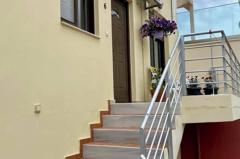 Foto 10 von 24: Geräumige Villa-Ferienwohnung mit Swimmingpool und wunderschönem Meerblick