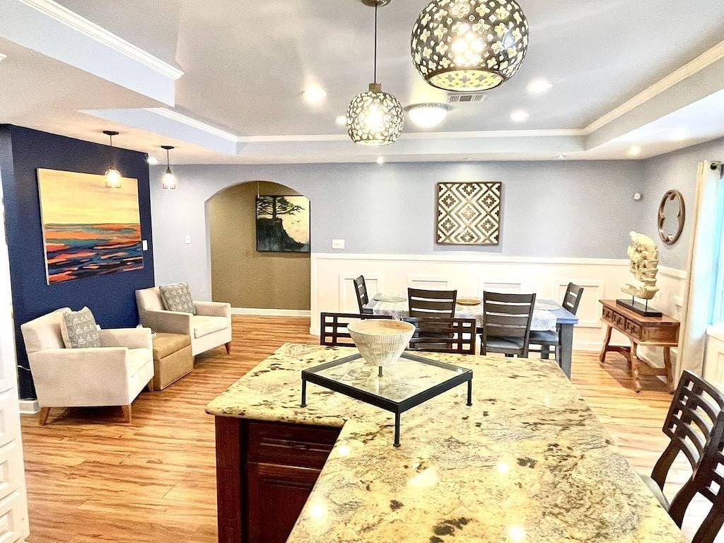 Foto 8 von 37: Large spacious home near Downton-Your Private 4Br Retreat