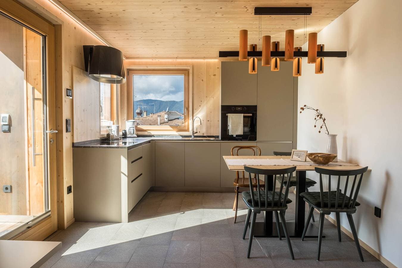 Foto 5 von 34: Ferienhaus 'Landhaus Silene' in Südtirol-Trentino mit Blick auf die Berge