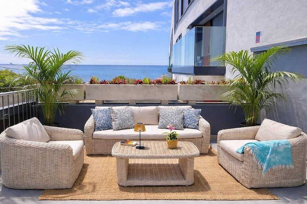 Spacious new apartment 4 minutes from the beach with large panoramic terrace 1