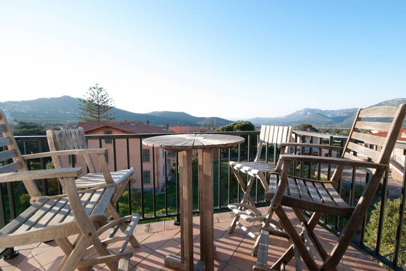 Foto 10 von 56: Ferienwohnung für 4 Personen mit Terrasse