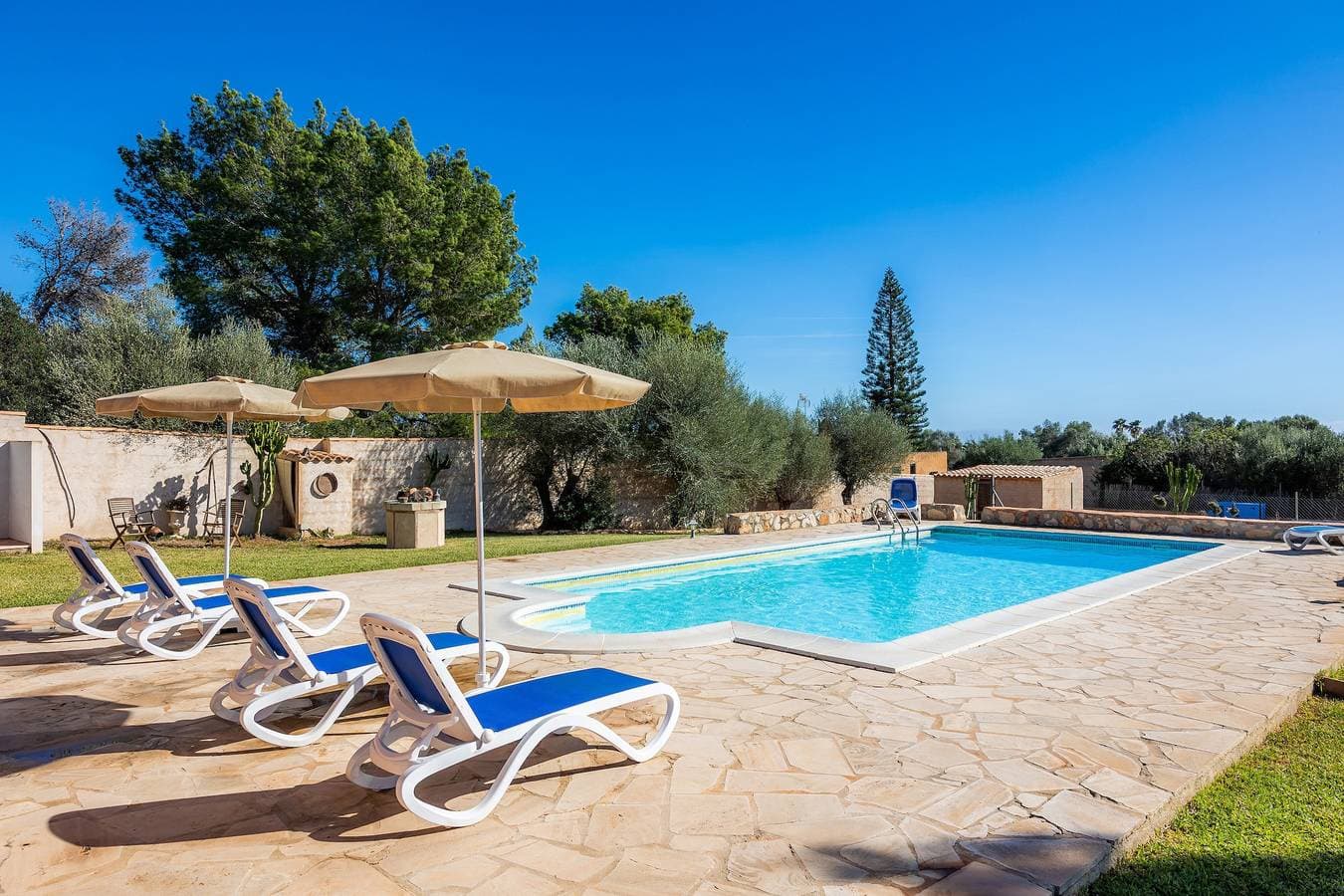 Foto 3 von 24: Perfekte Finca "Can Pota" mit großem Garten und Pool