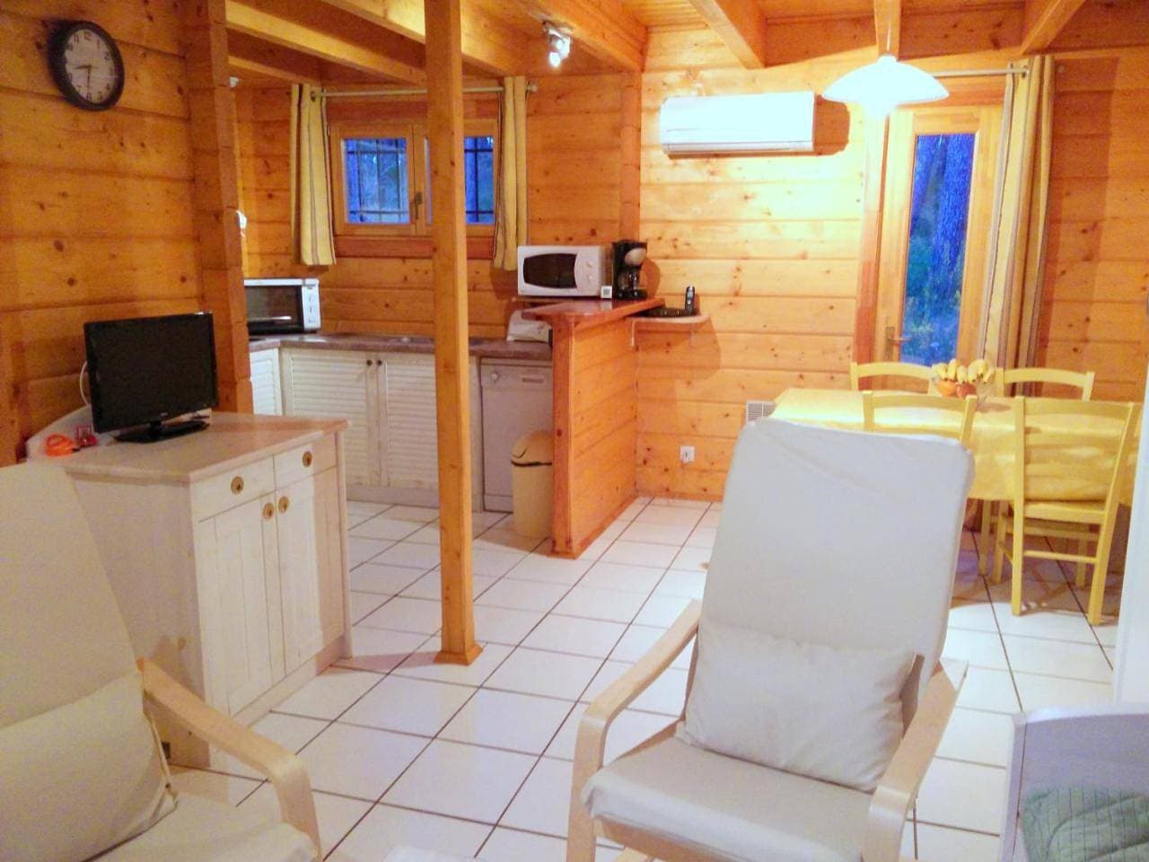 Foto 10 von 25: Two-Bedroom Chalet