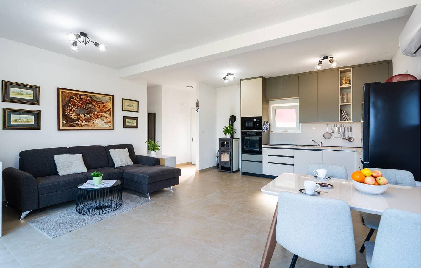 Foto 13 von 21: Gemütliche Ferienwohnung mit Meerblick, Terrasse, WLAN und Parkplatz in Necujam