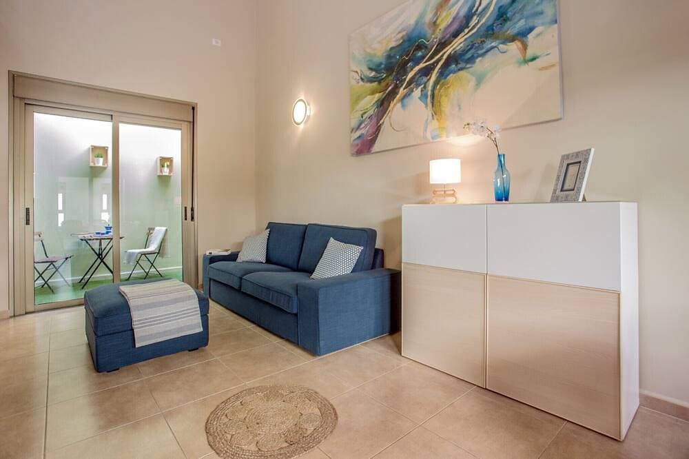Foto 8 von 30: Modernes Stadthaus mit 2 Schlafzimmern, Wifi und Garage neben dem Strand