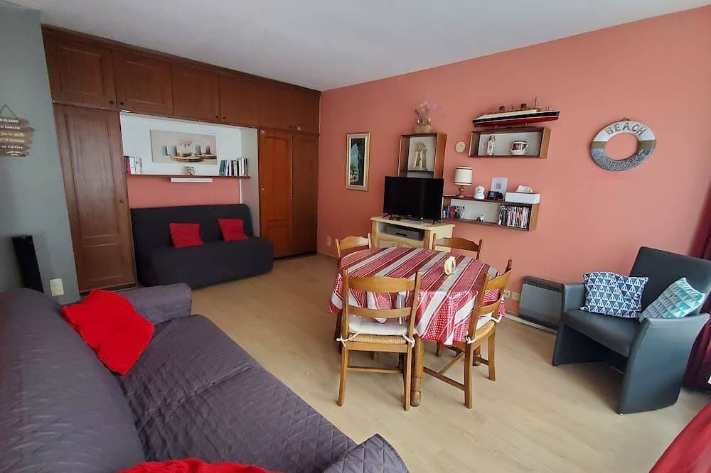 Foto 8 von 22: Pleasant studio with side sea view