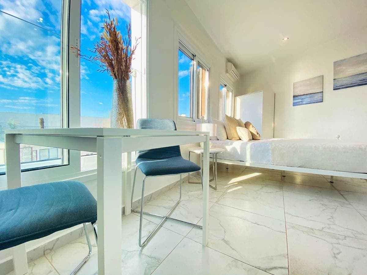 Phaedrus Living : Luxury Flat Lighthouse 75 1