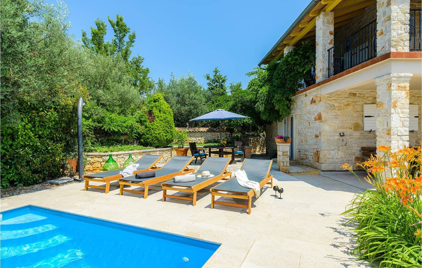 Foto 12 von 50: Geräumige Wohnung mit Pool und Terrasse in der Nähe des Stadtzentrums von Heraki