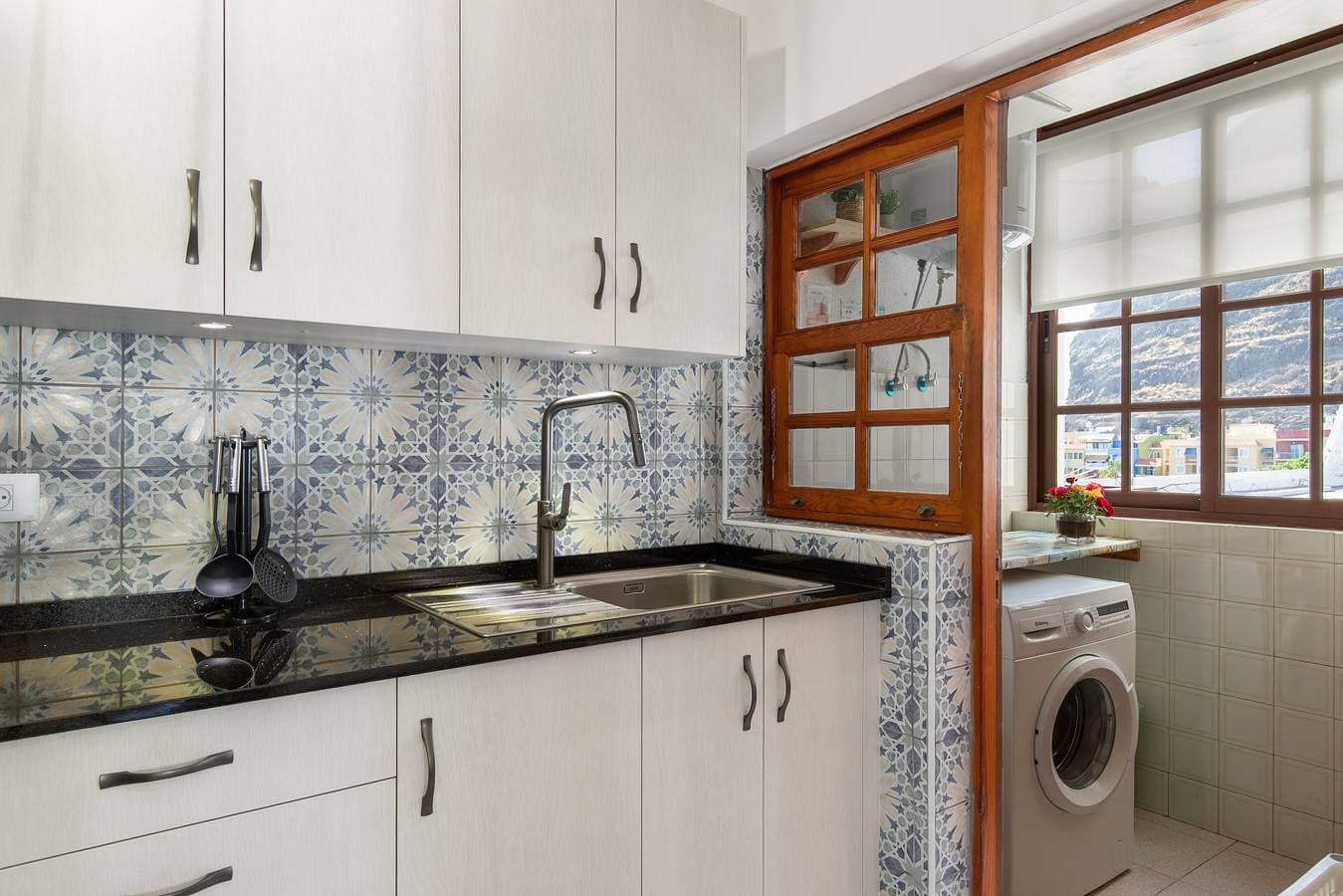 Foto 4 von 29: Ferienwohnung 'Orion Beach' mit Meerblick, privater Terrasse und Wi-Fi