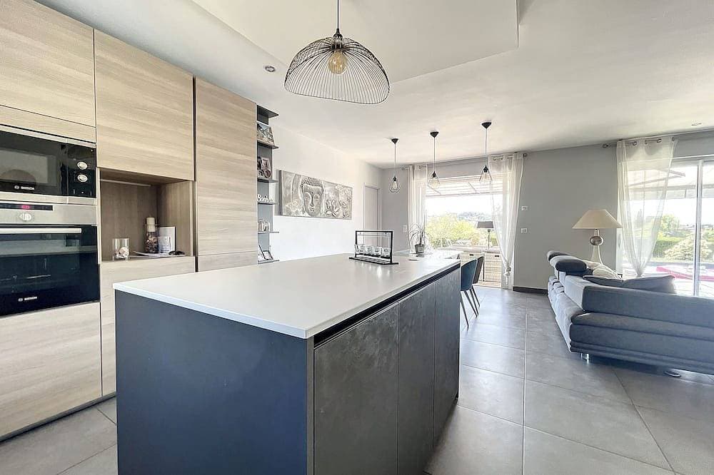 Foto 7 von 10: 4 bedroom villa 140m2 bungalow not overlooked, quiet pool +garden