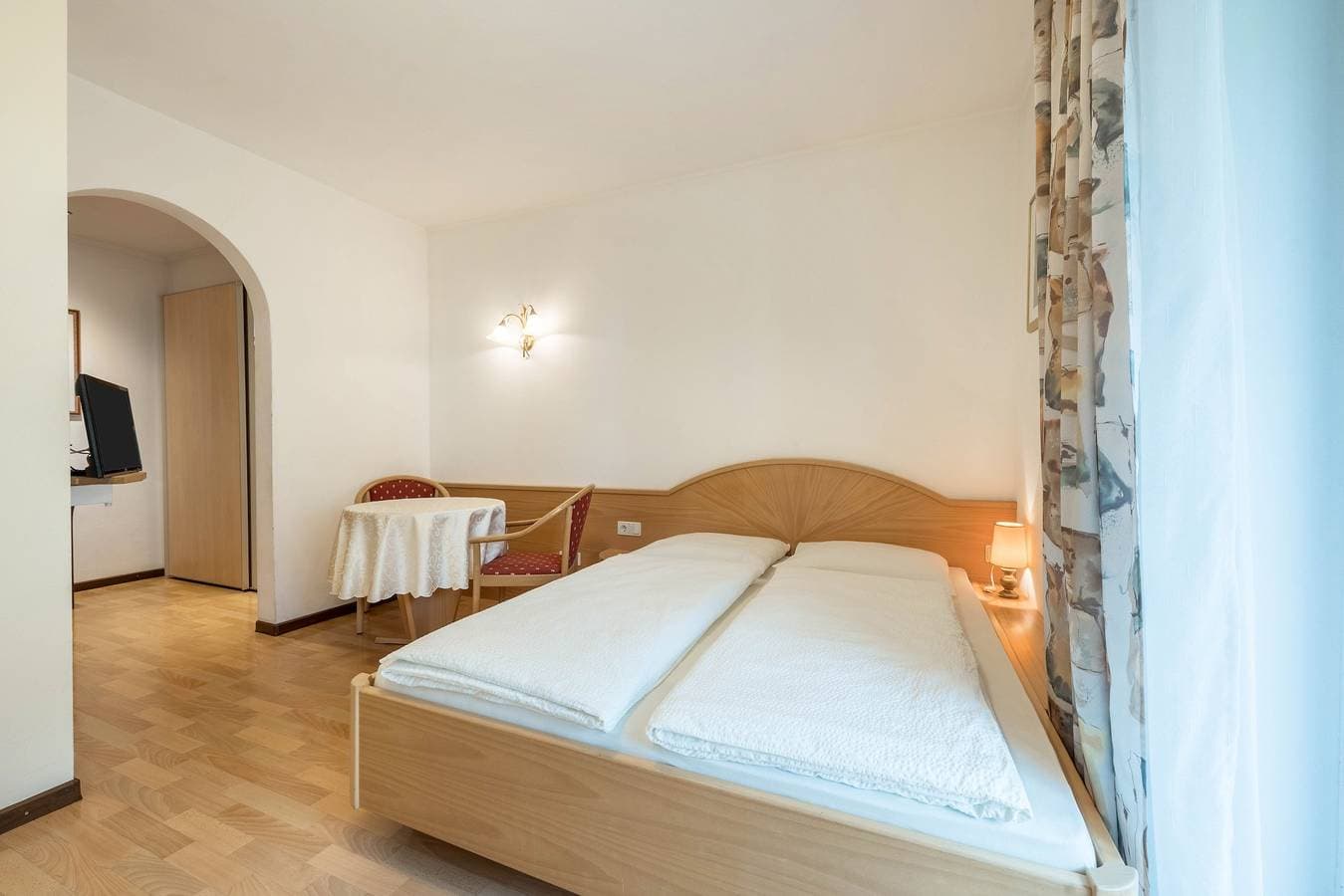 Foto 5 von 19: Ferienwohnung "Residenz Kronstein - 4" mit Balkon, Gemeinschaftsgarten und Bergblick