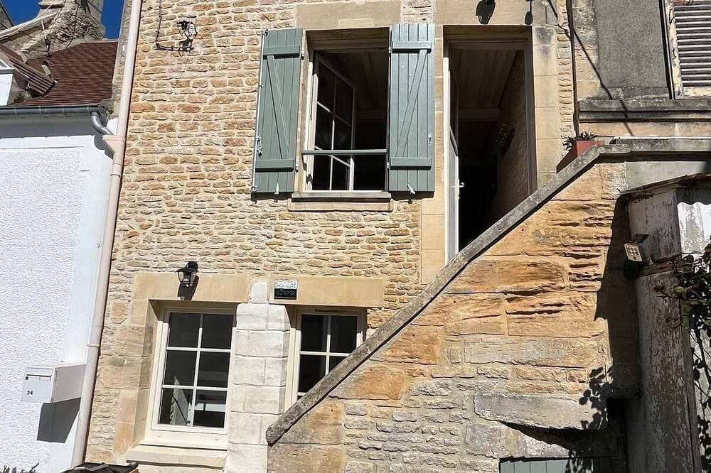 Charmantes Haus aus Caen-Stein, 100 Meter vom Strand entfernt. 1