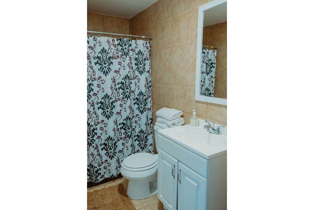 Foto 7 von 20: Retro Comfortable Studio w/Private Entrance #3 🐶