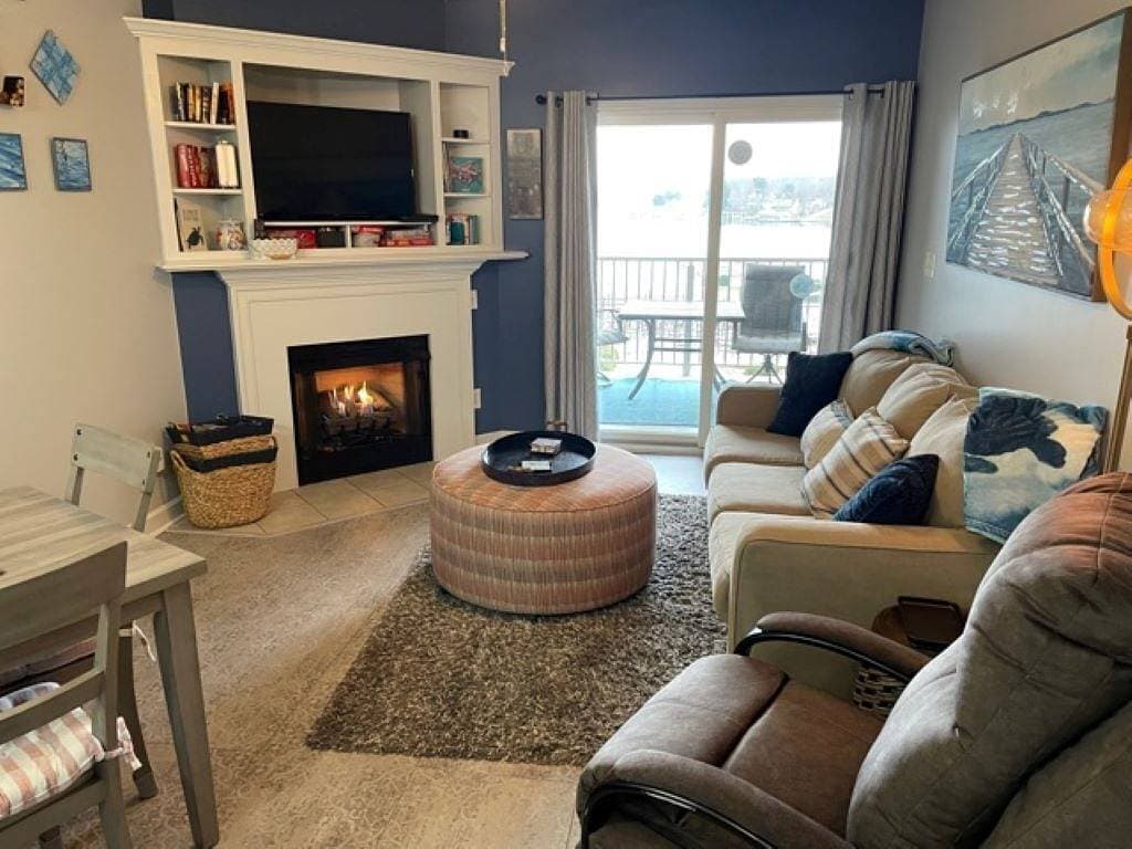 Foto 6 von 19: #110 Pointe - 1 Bedroom Lakefront Condo at Mariners Sml