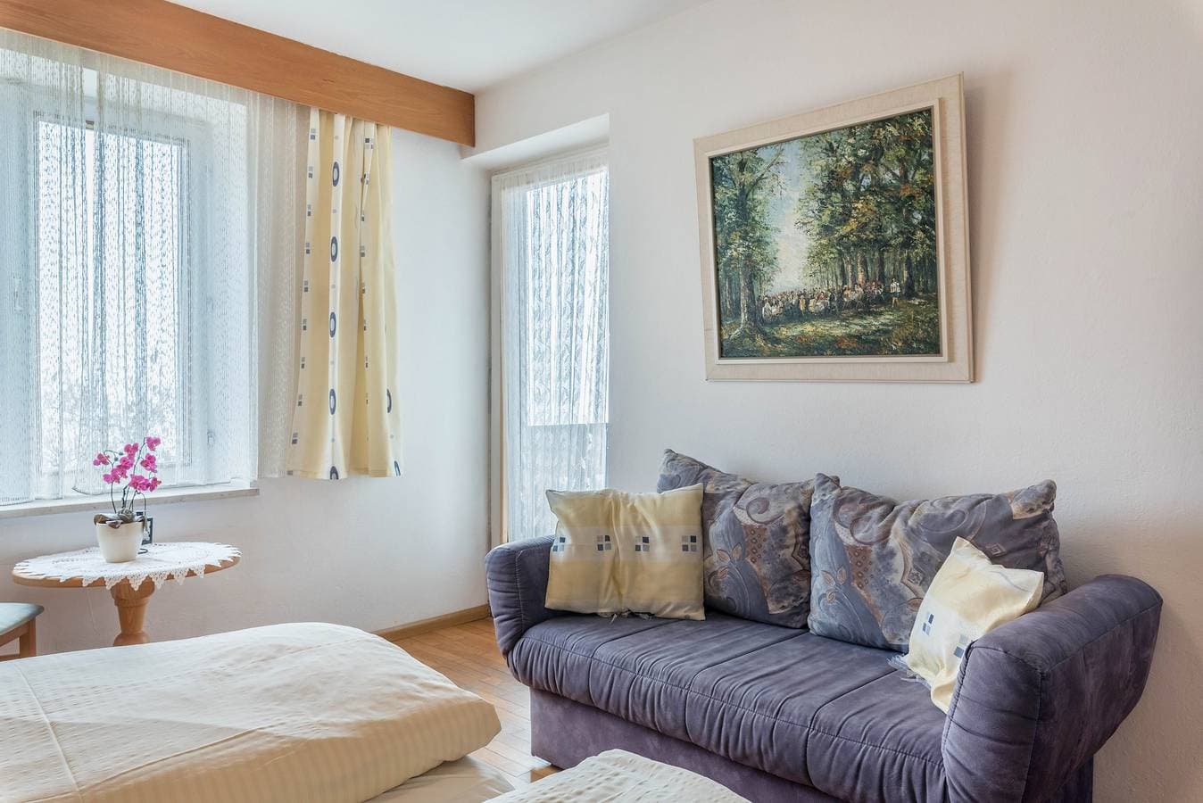 Foto 4 von 22: Ferienwohnung 'Adang Ferienwohnung Fernblick' mit Bergblick, Gemeinschaftsgarten und WLAN