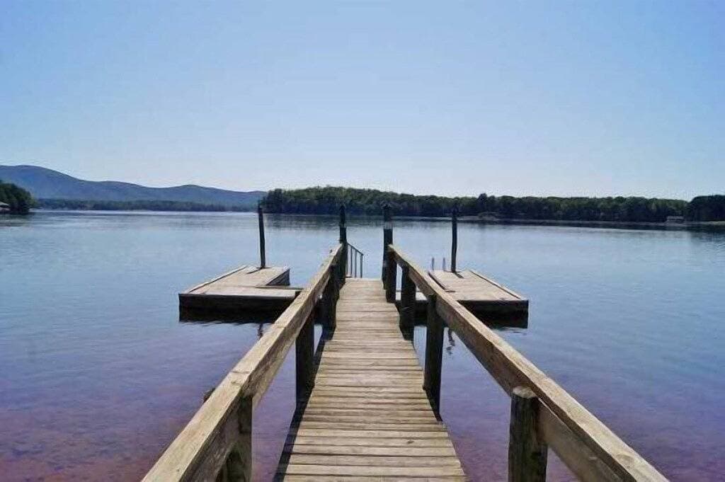 Foto 13 von 25: 3 Schlafzimmer, 3 Bäder Haus am Wasser mit herrlichem Blick auf das Wasser und jede Menge Annehmlichkeiten! Schläft 6