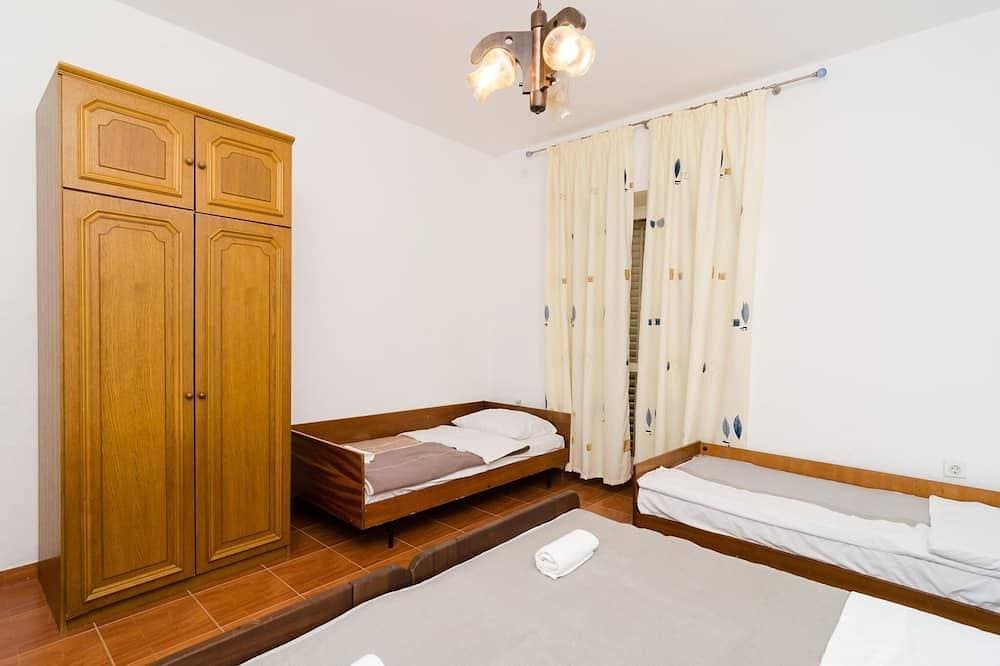 Foto 7 von 14: Guest House Kiko - Triple Room