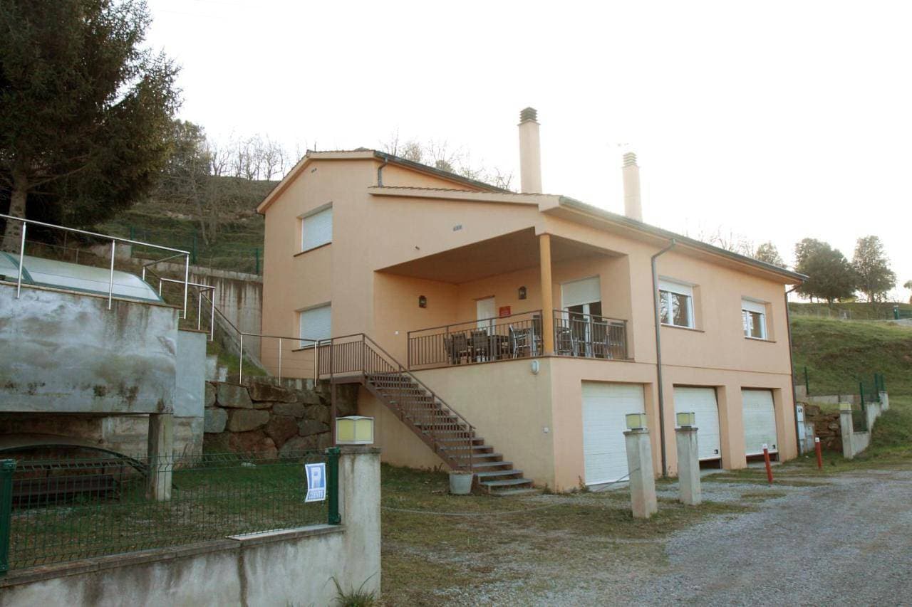 Foto 10 von 12: Six-Bedroom House