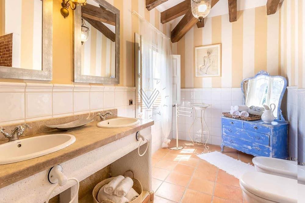 Foto 9 von 30: Charmante Villa mit Pool und Aussicht