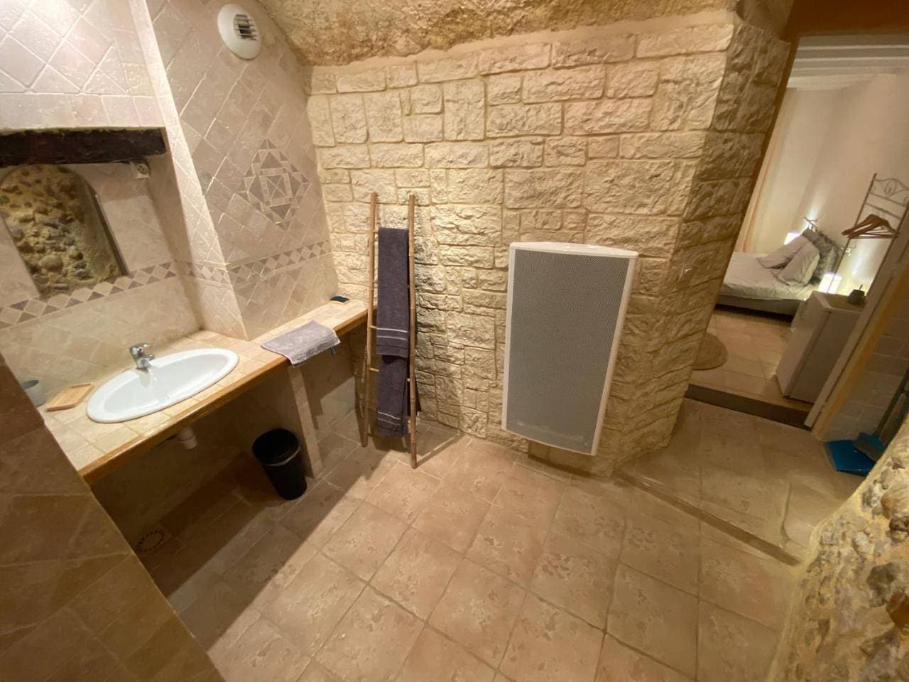 Foto 6 von 17: Double Room with Private Bathroom