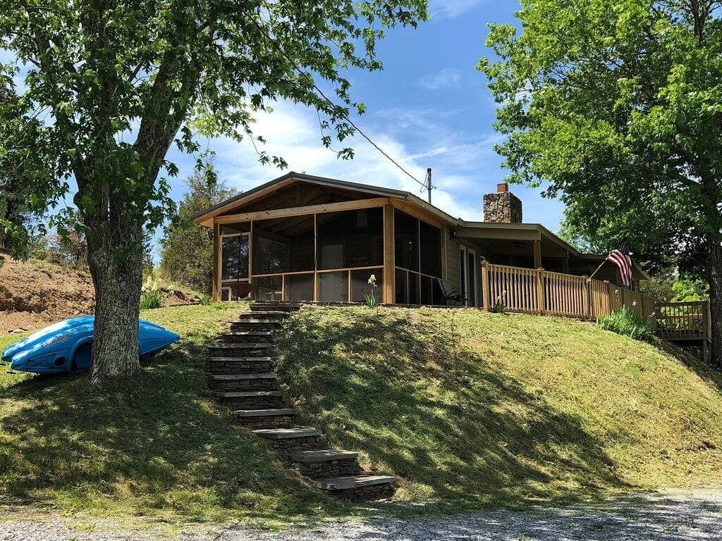 Foto 4 von 34: * Neue Liste * Douglas Lake Front Cabin Retreat mit Bootsrampe und eigenem Dock