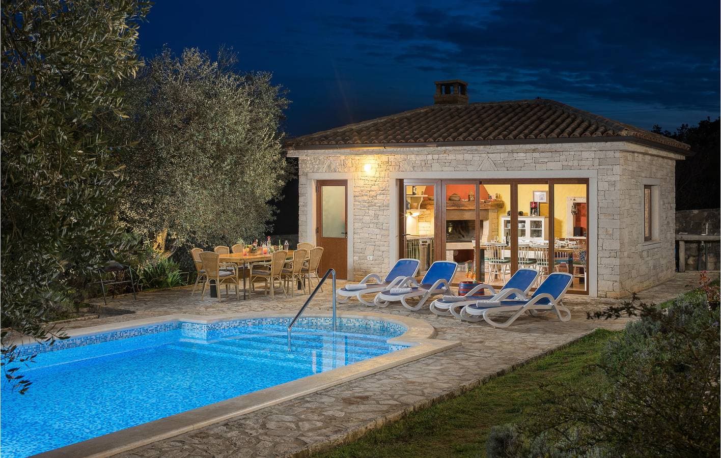 Foto 7 von 53: Gemütliche 1-Zimmer-Wohnung mit Pool, WLAN und Parkplatz in der Nähe von Montrin