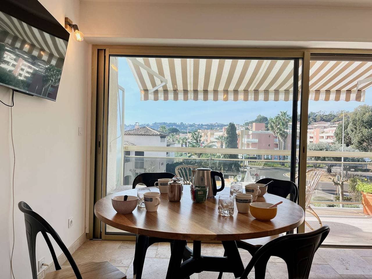 Foto 10 von 17: Modernes Studio mit Parkplatz und Klimaanlage in Cavalaire-sur-Mer