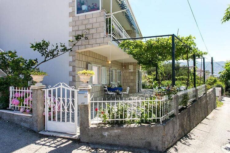 Foto 11 von 22: Apartments Olive - One Bedroom Apartment with Terrace and Partial Sea View