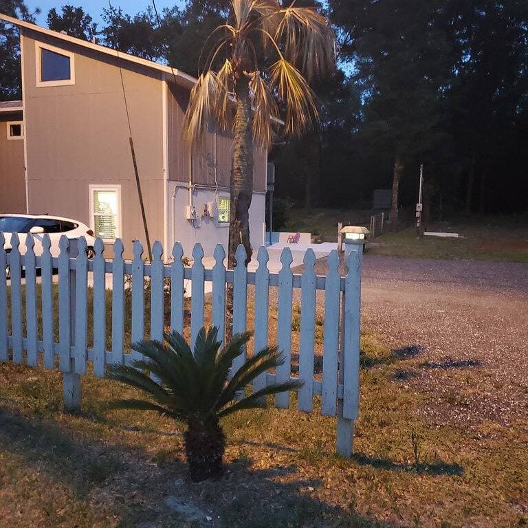 Foto 10 von 12: A Hidden Treasure: Spacious Studio with private entrance. Guests hate to leave.
