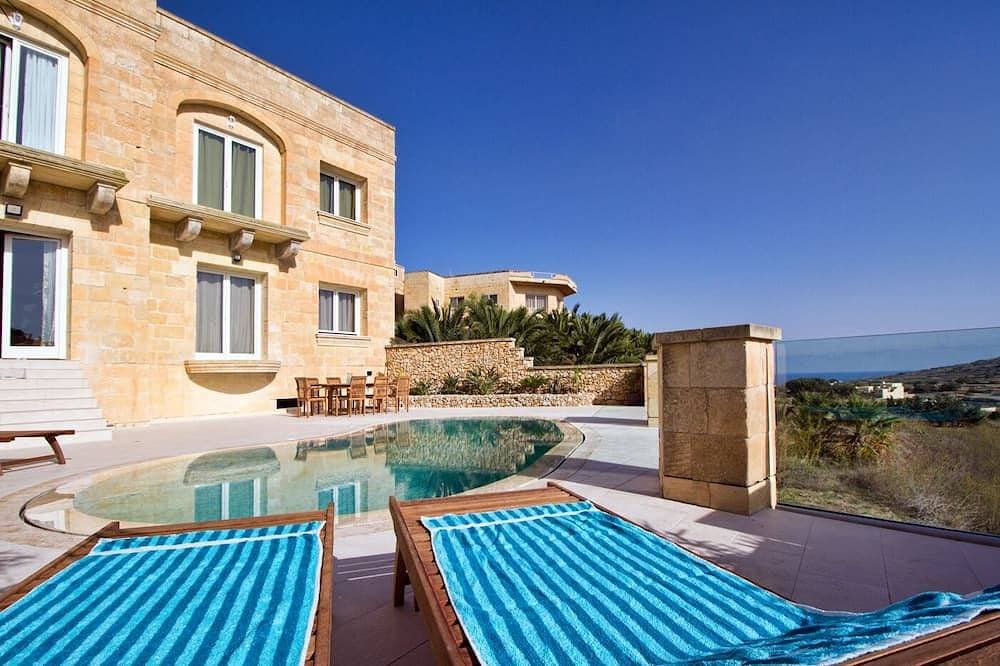 Erstaunliche Aussicht, absolute Privatsphäre, Luxus und Komfort einschließlich Pool- und Deckbereich 1