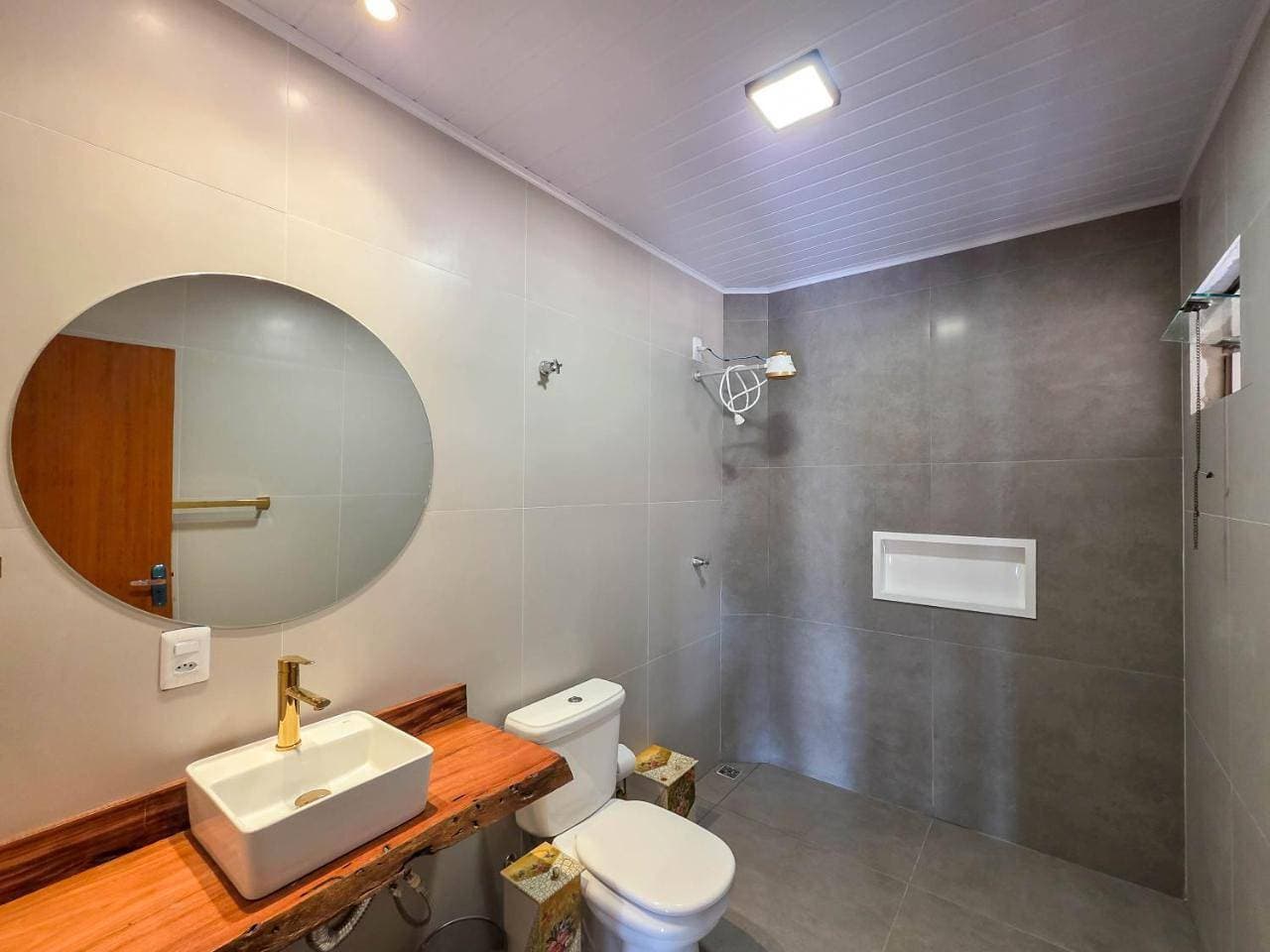 Foto 6 von 22: Triple Room with Private Bathroom