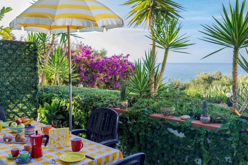Foto 5 von 19: Ruhige Ferienwohnung in Sciacca mit Terrasse, Garten und Grill und Meerblick