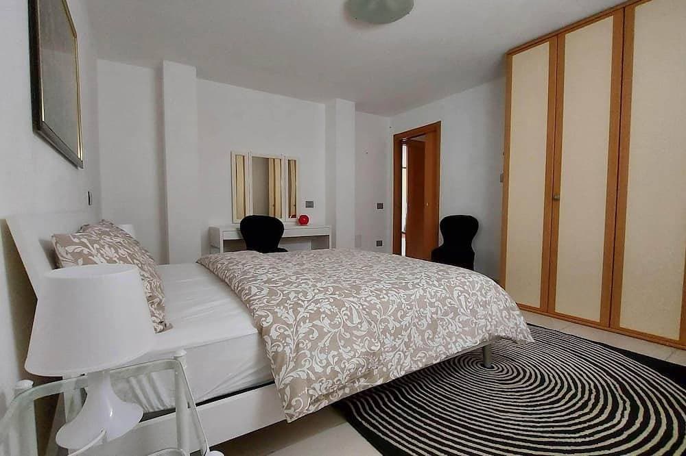 Foto 2 von 30: Villa Luigi a Poggio dei Pini: Unterkunft mit Parkplatz und Swimmingpool