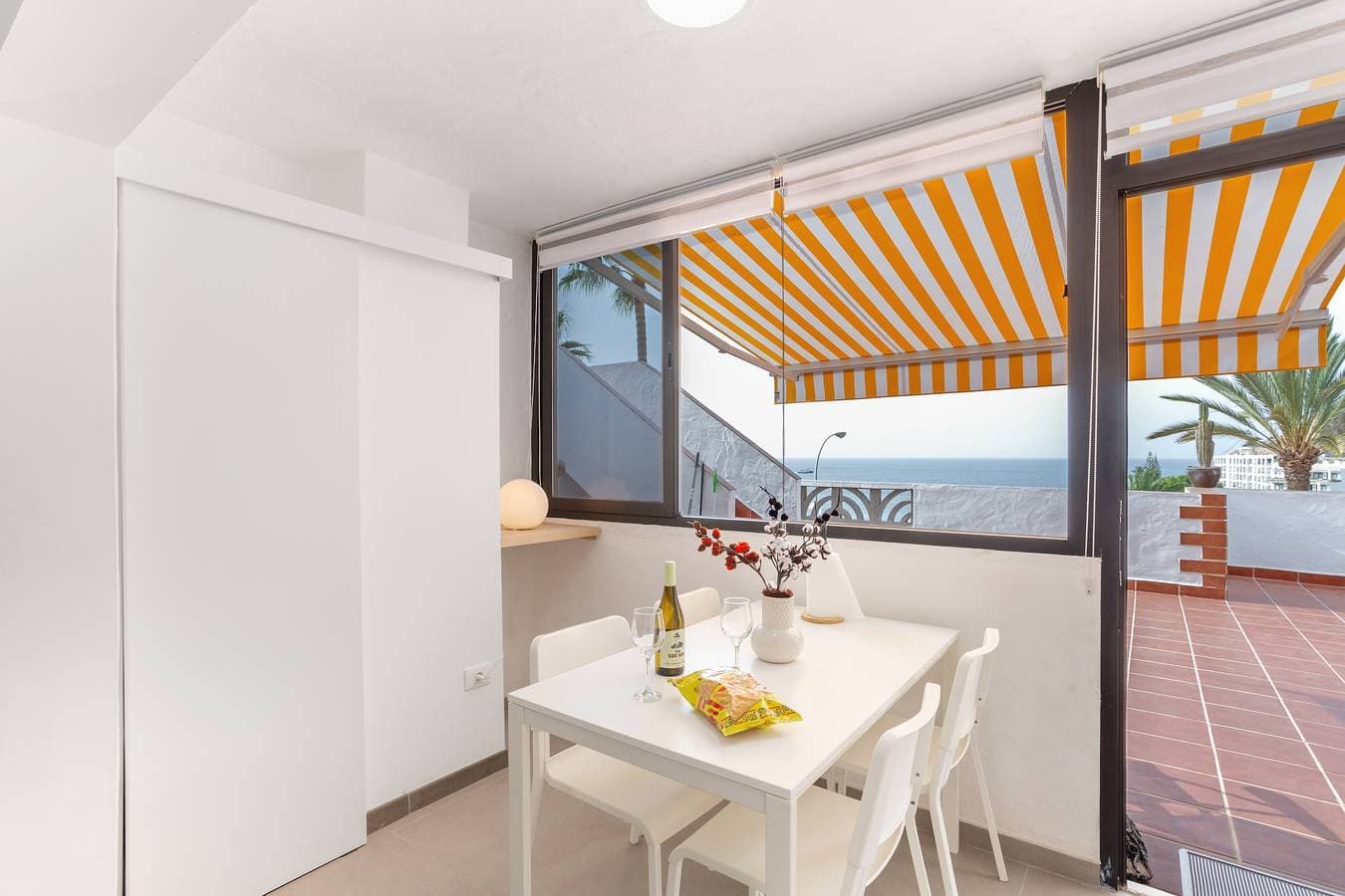 Foto 2 von 28: Ferienwohnung 'Casa Isabel Eccezionale Vista Mare' mit Meerblick, Wi-Fi und Klimaanlage