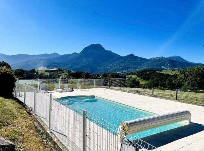 Duplex en montagne piscine et vue panoramique 1