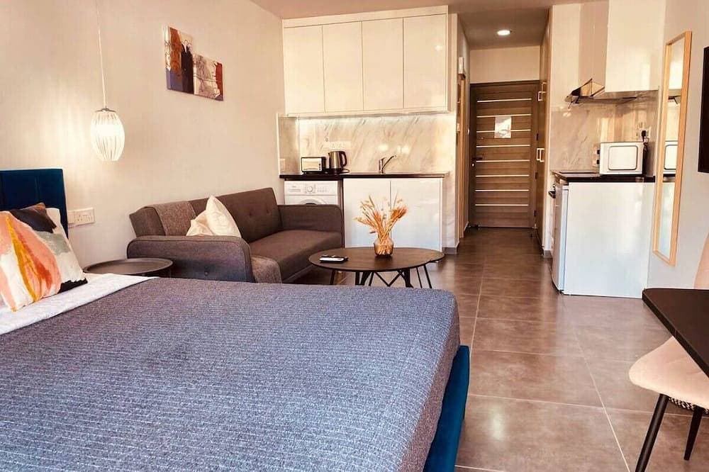 Foto 2 von 10: Phaedrus Living: Seaside Luxury Flat Athina 118