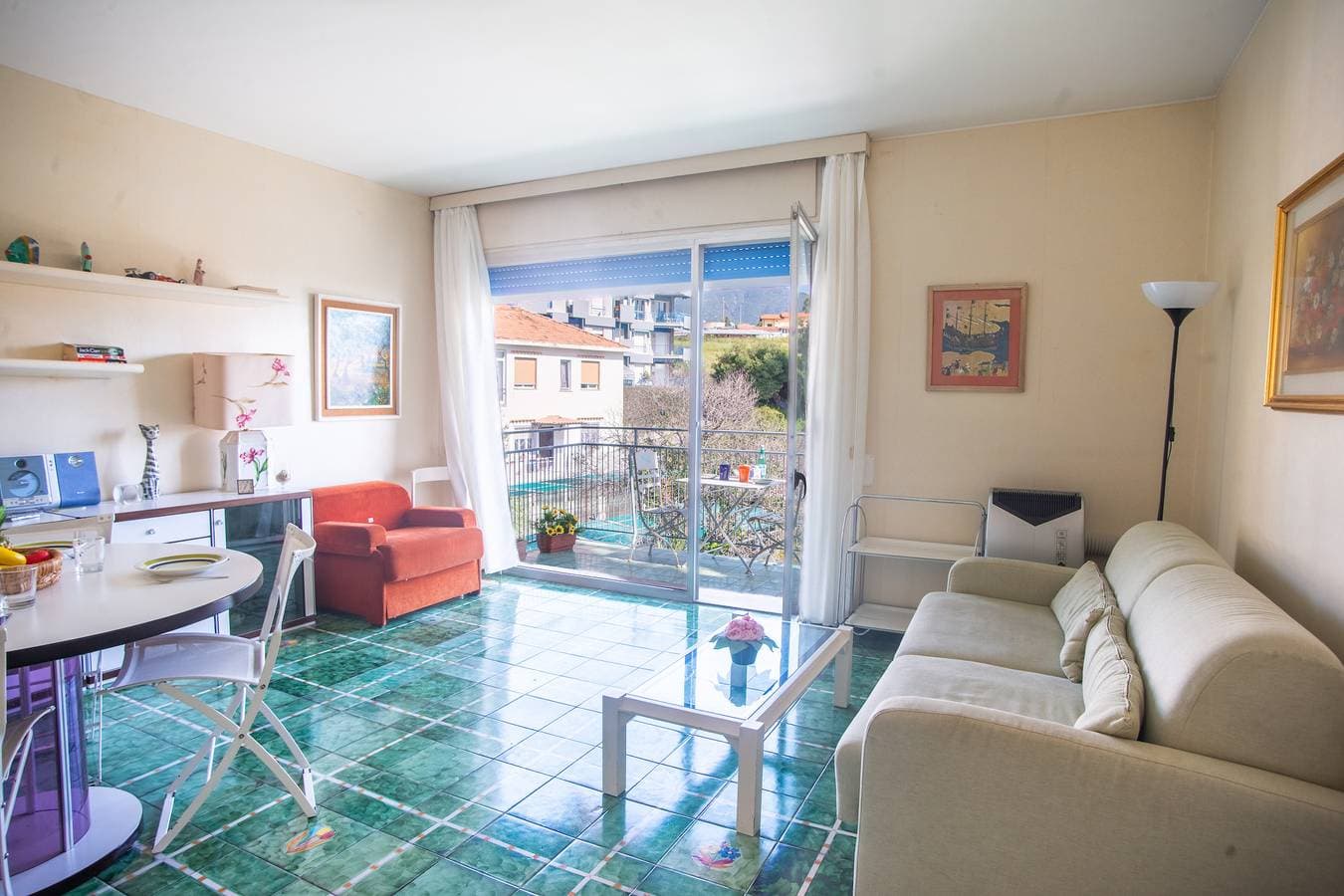 Foto 4 von 22: Bilocale Vista Mare con Piscina SeaView Balcony + Pool