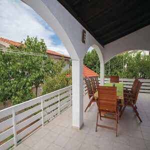 Foto 4 von 31: Ferienwohnung mit Terrasse und Klimaanlage